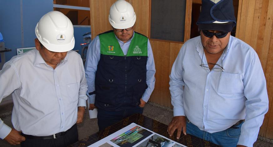 El alcalde provincial de Mariscal Nieto, visitó las obras de “Mejoramiento del servicio de transitabilidad vehicular y peatonal en la Av. Alfonso Ugarte y Av. Santa Fortunata del Centro Poblado San Francisco y distrito San Antonio” y la “Construcción de los servicios cívico culturales de la plaza cívica del centro poblado de Chen Chen”.