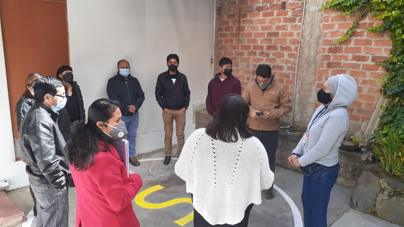 Servidores de la unidad ejecutora participando del simulacro