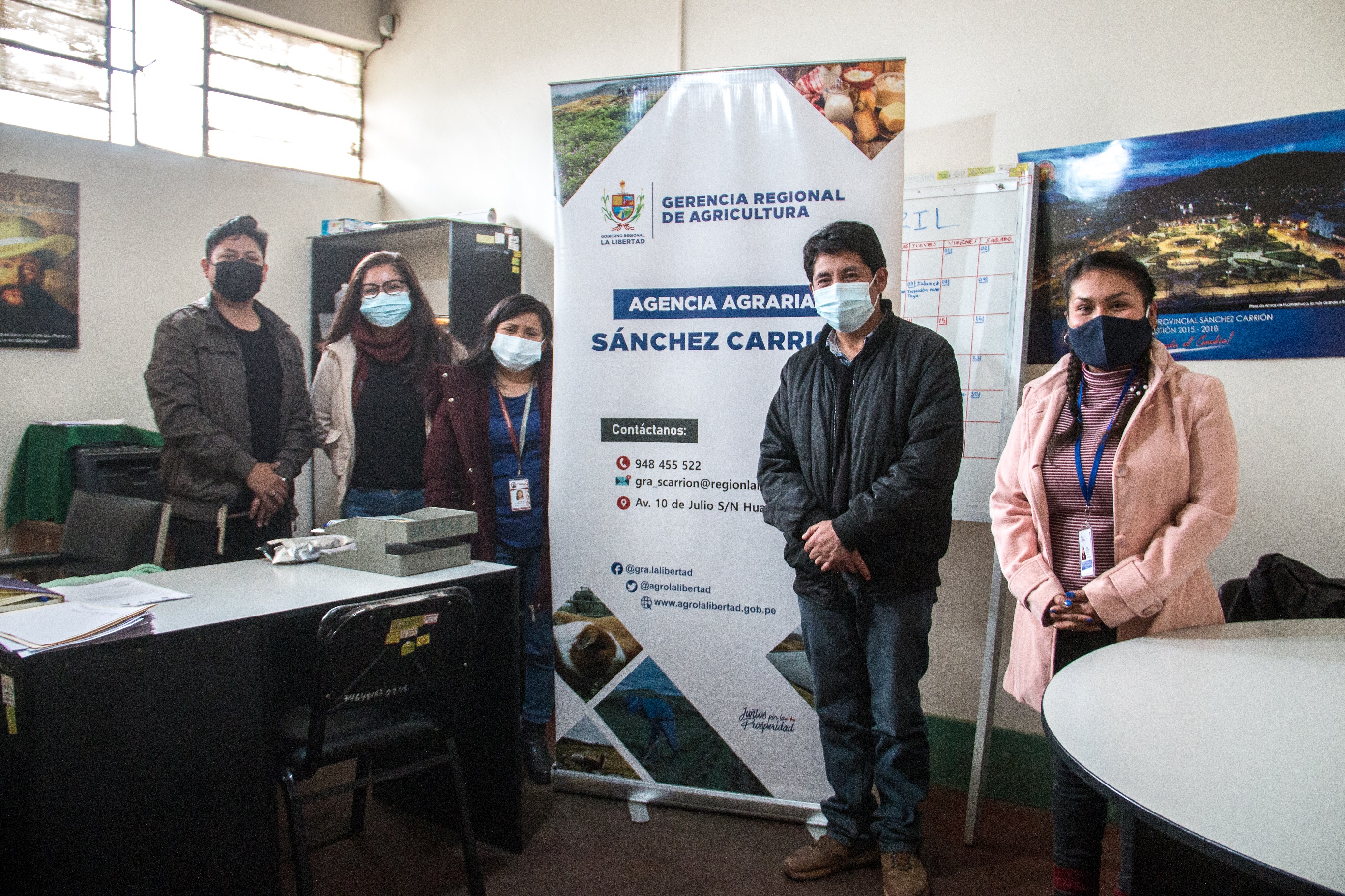 Servidores de instituciones de la localidad de Huamachuco participantes de la reunión