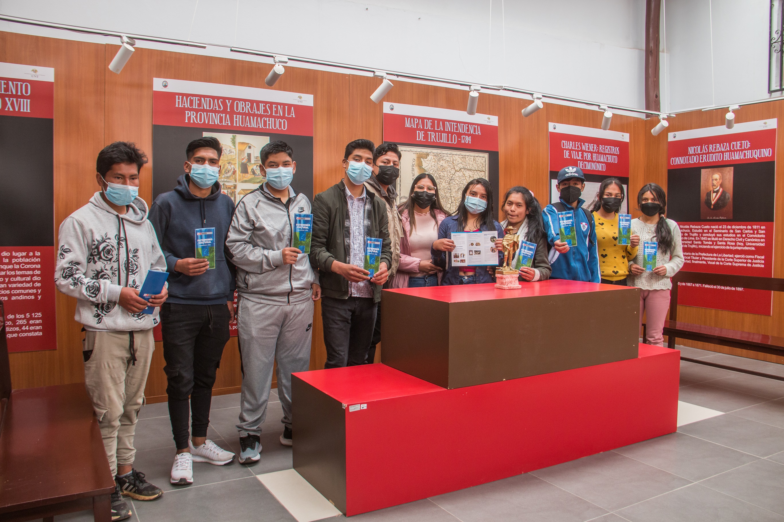 Líderes escolares participantes de las charlas de patrimonio cultural