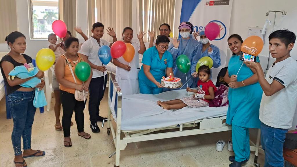 INSN San Borja médicos devuelven sonrisa a niña de comunidad nativa chuintar en el día de su cumpleaños