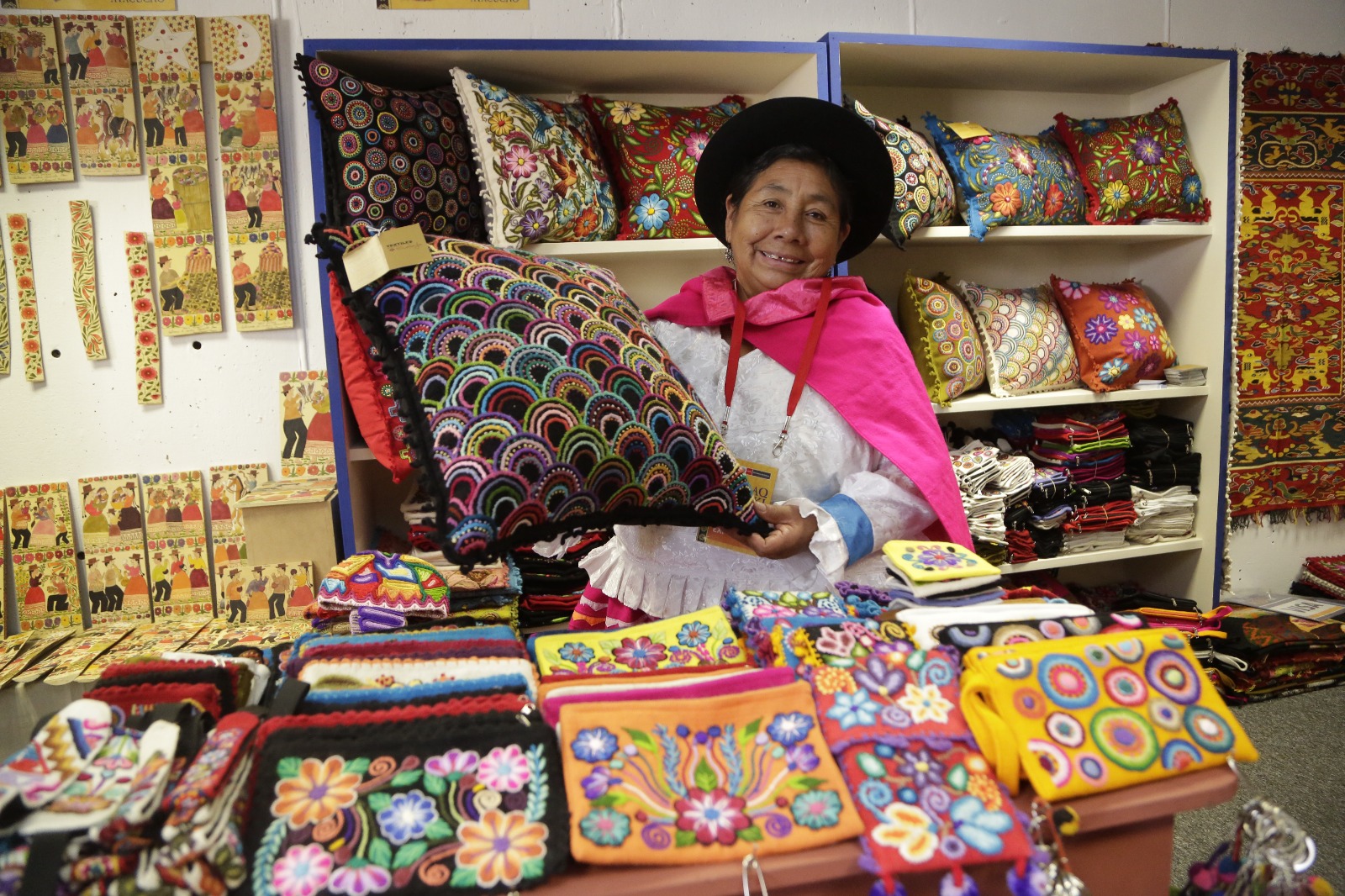 Ministerio de Cultura convoca a artistas tradicionales, artesanas y artesanos a ser parte de Ruraq maki, Nuestra herencia hecha a mano