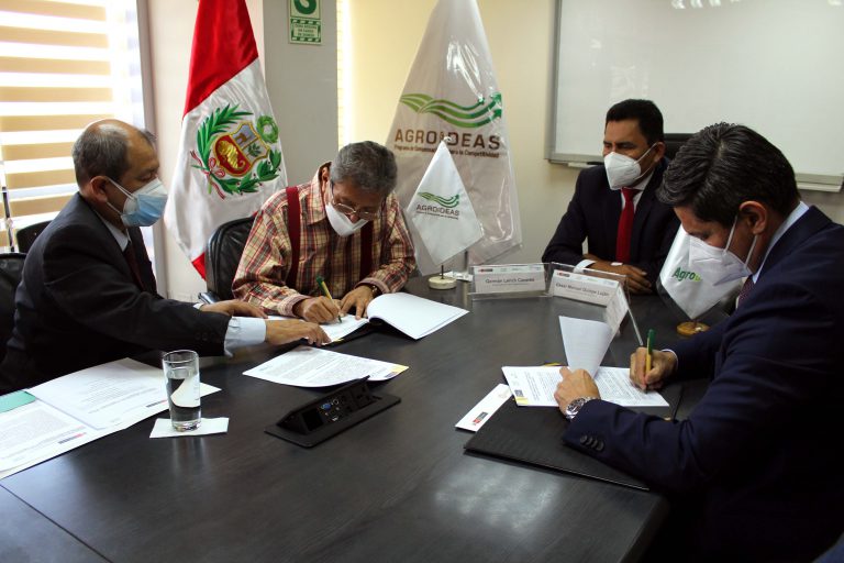 Agrobanco suscribe convenio de cooperación con Agroideas para impulsar la productividad de los pequeños agricultores