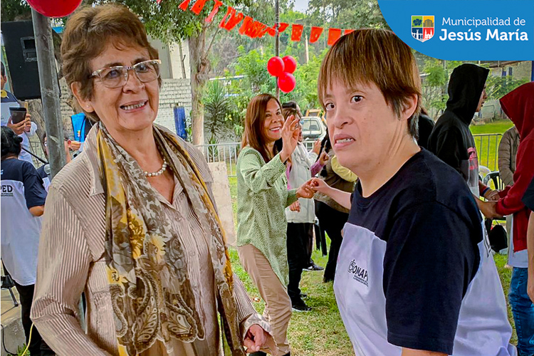 La actividad, contó con la presencia del regidor Jorge Luis Guillén y la licenciada Elizabeth Rivera, gerente de Participación Vecinal y Desarrollo Humano.
