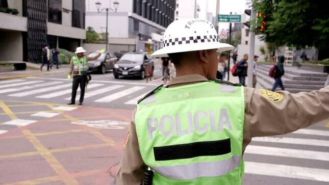 Un total de 240 policías de tránsito agilizan el flujo vehicular en nuestro distrito
