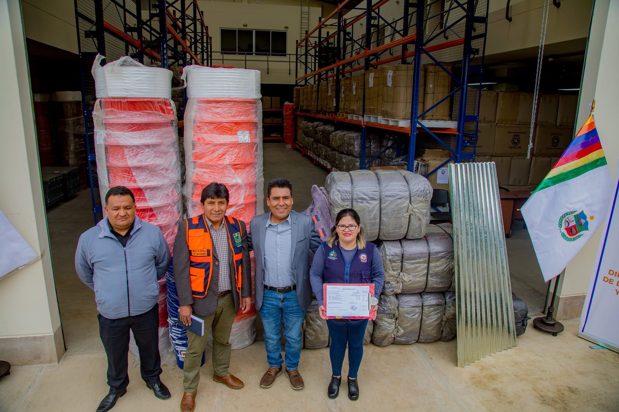 Gobernador Regional Percy Godoy entregó ayuda humanitaria en la provincia de Antabamba para combatir las bajas temperaturas