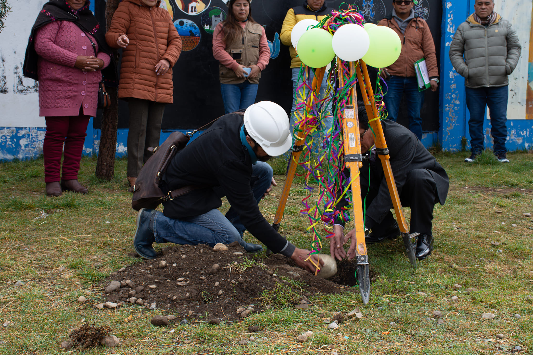 Municipalidad de Junín coloca la primera piedra para la creación de talleres educativos, comedor escolar y espacios deportivos en la Institución Educativa Integrado Libertador Simón Bolíva