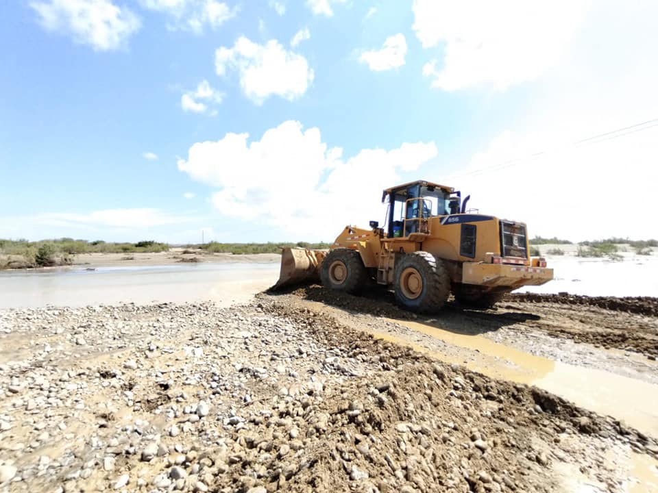 Archivo JPG de Alcalde inspecciona trabajos de Rehabilitación de la pista