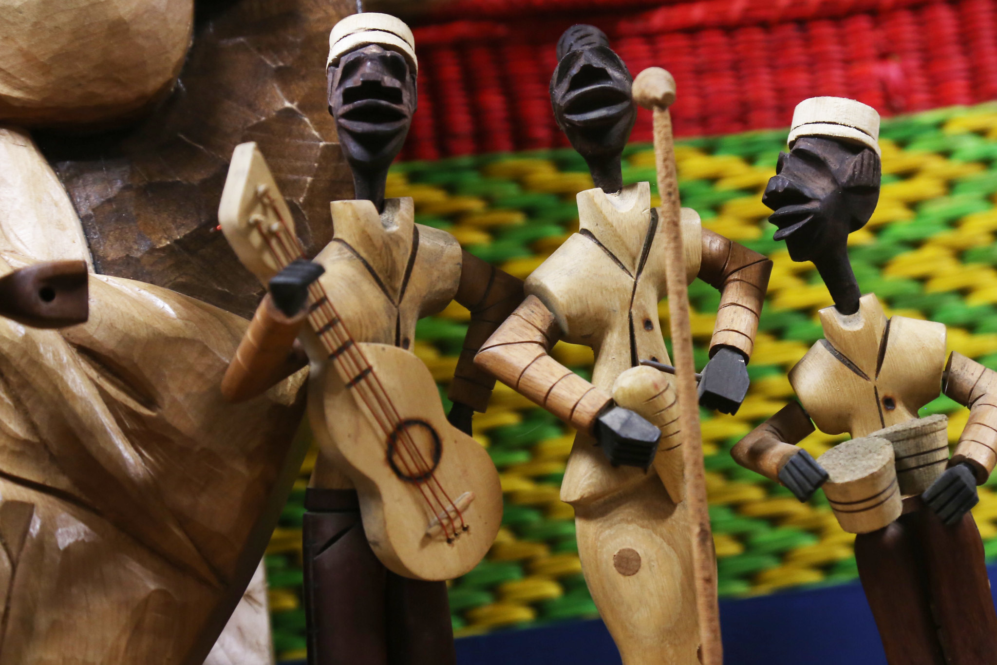 Ministra de Cultura oficializa “Estrategia de Salvaguardia de la Artesanía y Arte Tradicional Ruraq Maki Nuestra Herencia Hecha a Mano”