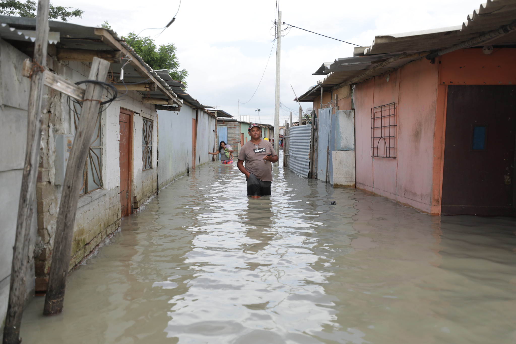 Ministerio de Vivienda lanza dos convocatorias para el bono de emergencia en las regiones de Piura y Lima