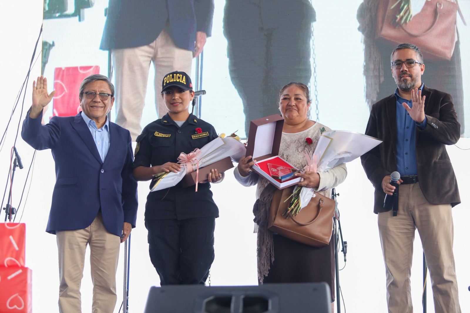 GORE Callao continúa homenajes a las madres chalacas en su día