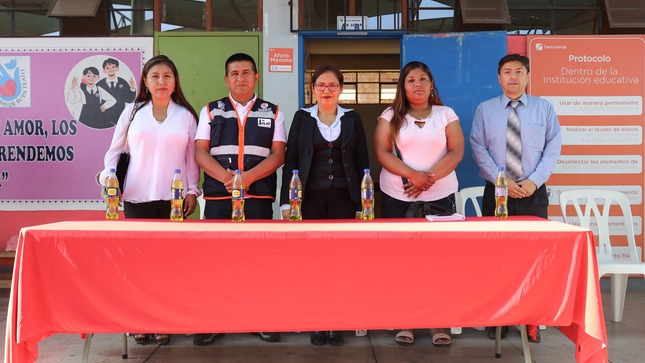 Foto de la Ceremonia de Juramentación de las Brigadas de Defensa Civil, Ecológicas y Cruz Roja de la I.E. Miguel Graú