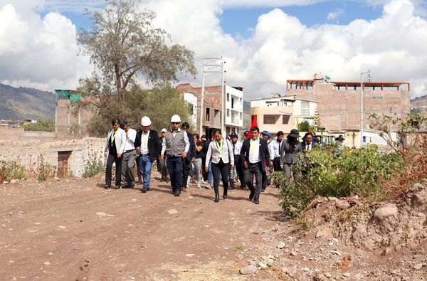 Autoridad edil otorga terreno y da inicio a la adecuación del espacio para las instalación de la I.E. "Nuestra Señora de Lourdes"