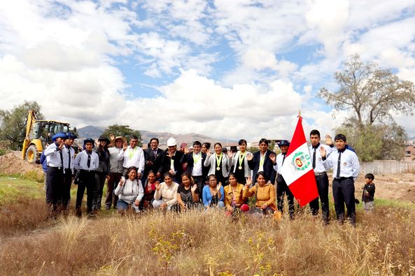 Autoridad edil otorga terreno y da inicio a la adecuación del espacio para las instalación de la I.E. "Nuestra Señora de Lourdes"