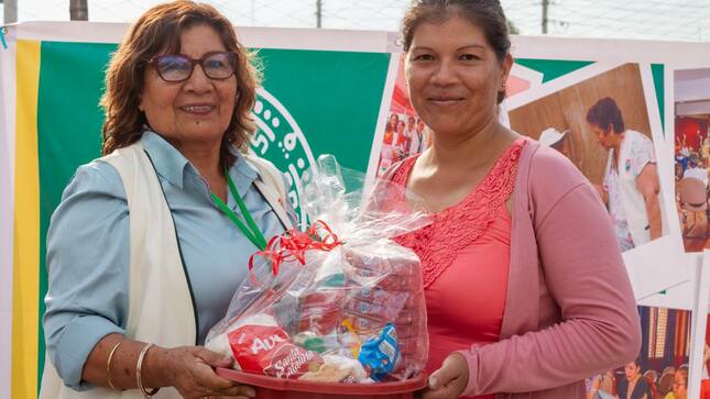 COMITÉ DE DAMAS CAPULLANAS EN ACCIÓN CELEBRA DÍA DE LA MADRE EN CHALACALÁ BAJA