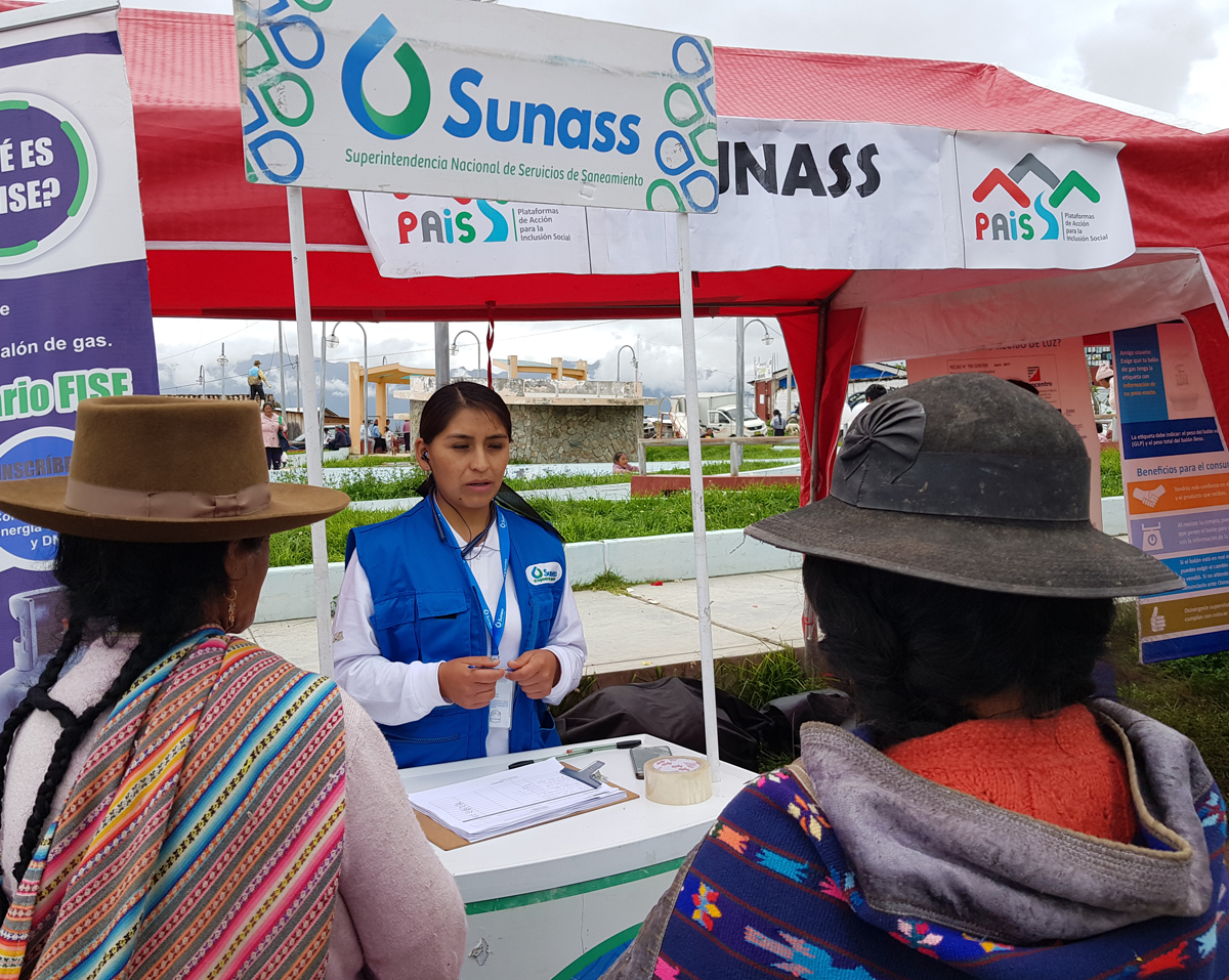 Sunass orientó en Huancavelica