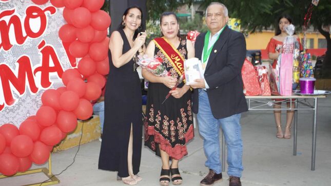 MADRES DE URB. JARDIN CELEBRAN DIA DE LA MADRE