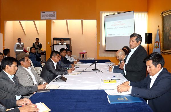 Alcalde del Distrito de Andrés Avelino Cáceres participo en la reunió convocada por la Dirección Descentralizada de Cultura en Ayacucho