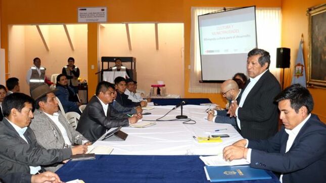 Alcalde del Distrito de Andrés Avelino Cáceres participo en la reunió convocada por la Dirección Descentralizada de Cultura en Ayacucho