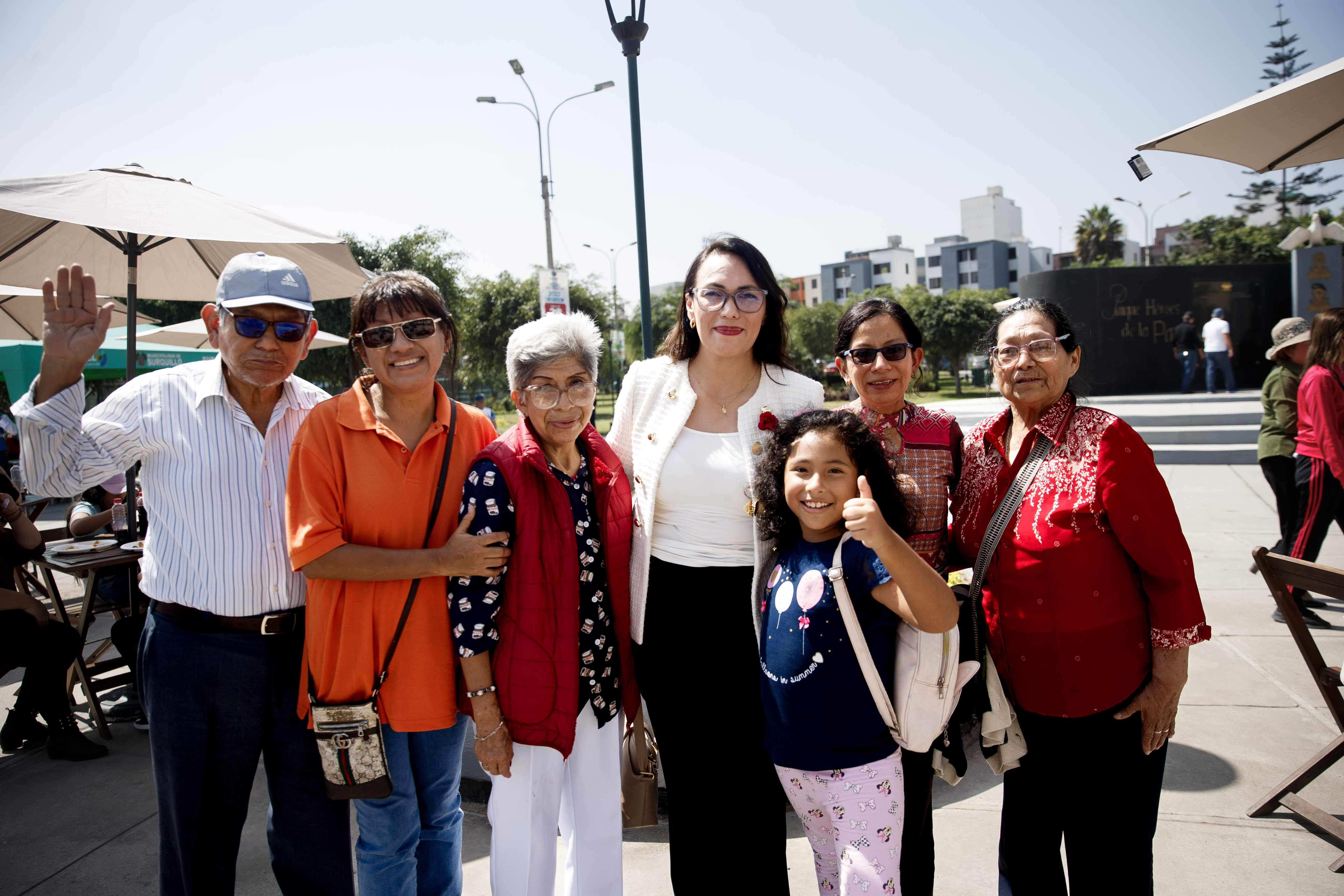 Surquillanas celebran “Día de la Madre” en feria gastronómica.