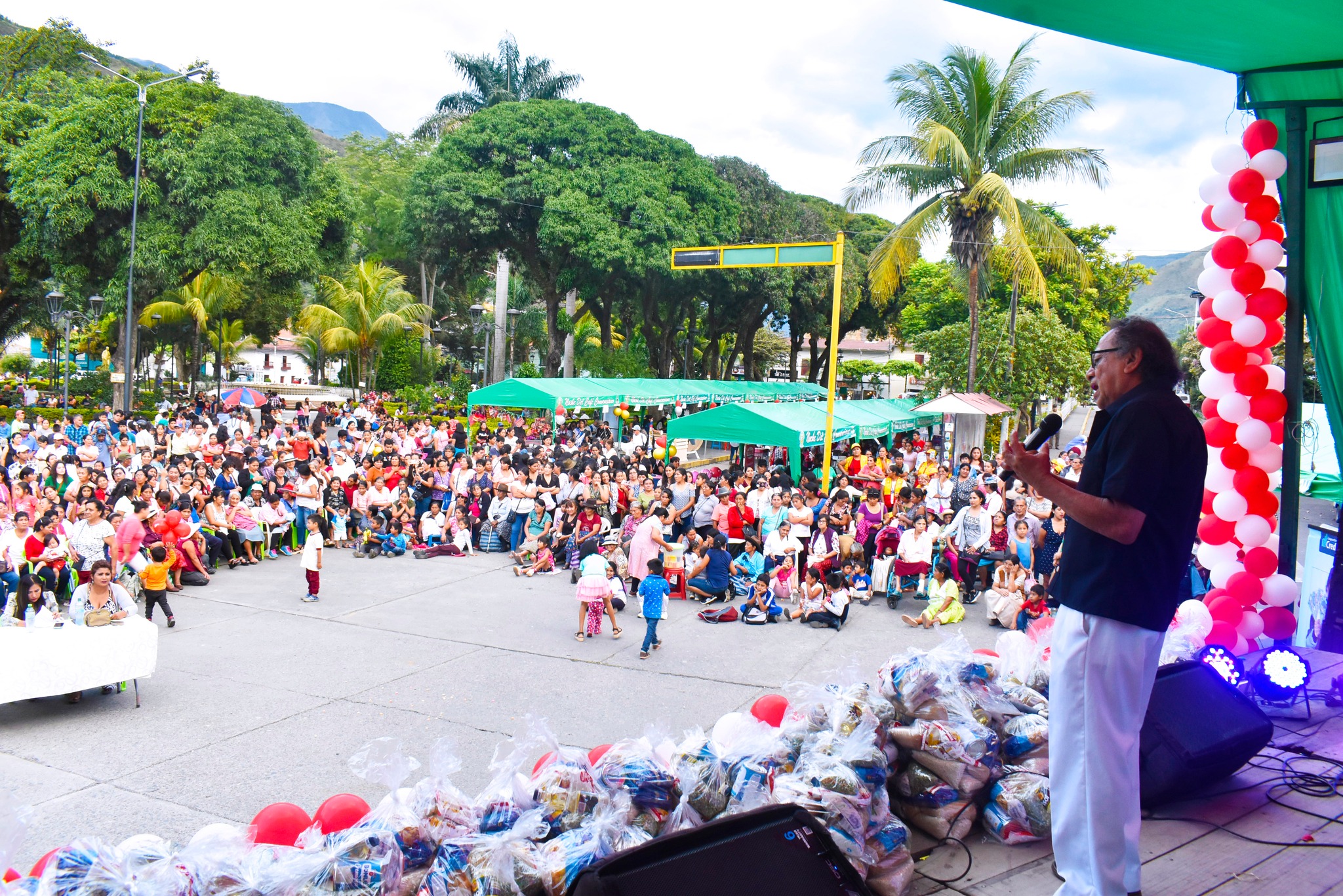 Municipalidad provincial brinda saludo y agasajo por el día de la madre con final del concurso de canto Buscando Talentos Convencianos