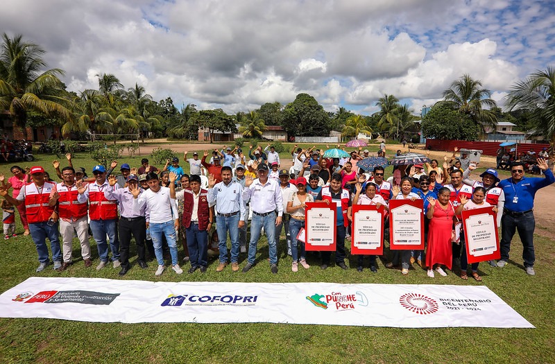 Entrega de títulos ucayali