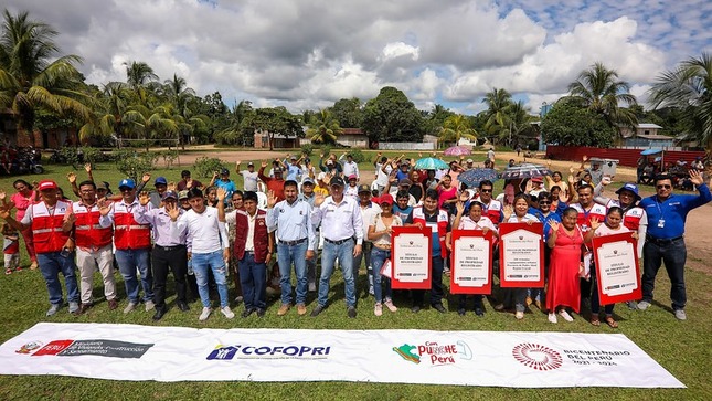 Entrega de títulos ucayali