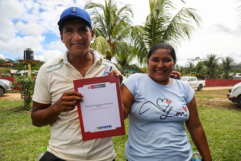 Entrega de títulos ucayali