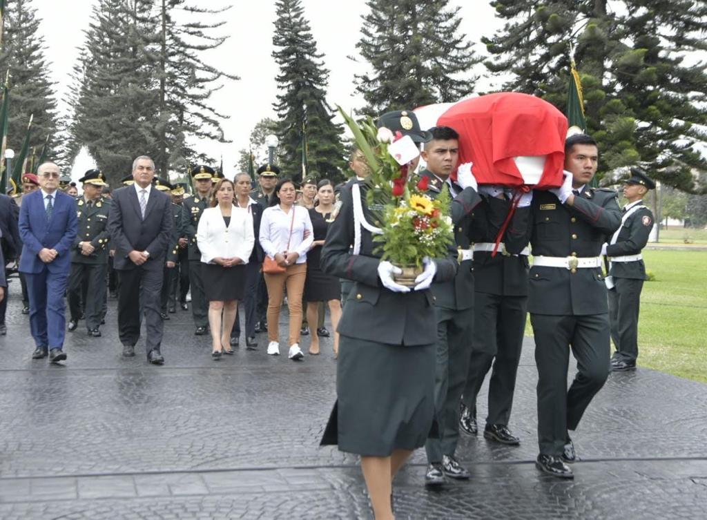Despiden con honores a valerosa policía que perdió la vida durante enfrentamiento armado en Puno
