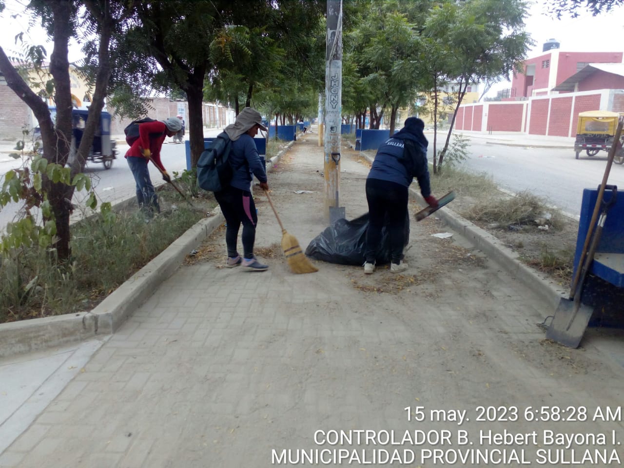 LIMPIAN AVENIDA TANGARARÁ DEL SECTOR OESTE