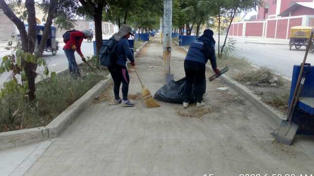 LIMPIAN AVENIDA TANGARARÁ DEL SECTOR OESTE