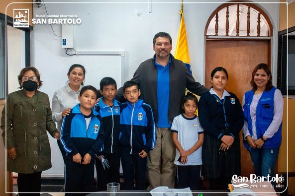 Entre los temas tratados, se acordรณ lo siguiente:
Ofrecer apoyo con el riego de รกreas verdes que se encuentran en el radio de la instituciรณn.