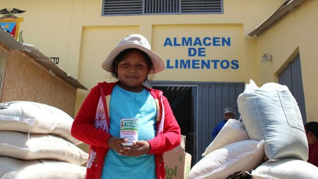 Se llevó a cabo la distribución de alimentos para los Comedores Populares del Programa de Complementación Alimentaria (PCA) el cual está a cargo de la Gerencia de Desarrollo Económico y Social a través de la Sub Gerencia de Desarrollo Social; el cual beneficia a Comedores Populares con 1 245 usuarios, a Hogares y Albergues con 30 usuarios y a 441 personas en riesgo.