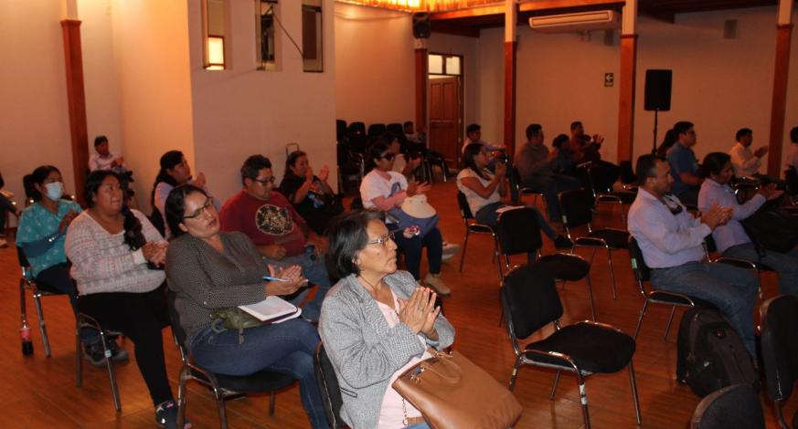 Por motivo del día Mundial de la Seguridad y la Salud en el Trabajo a celebrarse ésta semana, hoy en el auditorio del Centro Cultural Santo Domingo, la Municipalidad Provincial de Mariscal Nieto a través de la Gerencia de Infraestructura Pública, realizó el “Seminario de Seguridad y Salud en el Trabajo”, con la presencia de un considerable público atento por más de dos horas de duración.