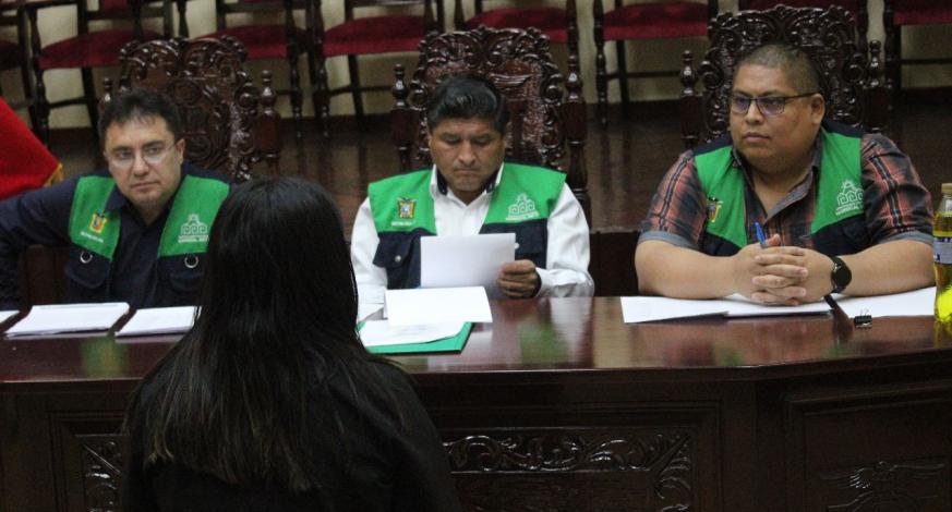 Con la finalidad de integrar quince practicantes profesionales a distintas áreas de la comuna provincial de Mariscal Nieto, hoy en el auditorio principal, se desarrolló la tercera etapa denominada entrevista personal, ante la presencia de tres jurados que conforman la Comisión de Selección de Personal.