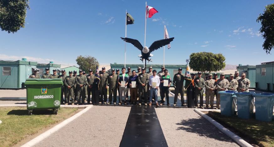 La Municipalidad Provincial Mariscal Nieto, a través de la Gerencia de Servicios Públicos y la Sub Gerencia de Gestión del Medio Ambiente, realizan donación de contenedores de almacenamiento de residuos sólidos a la Escuela de Aviación del Ejército del Perú.