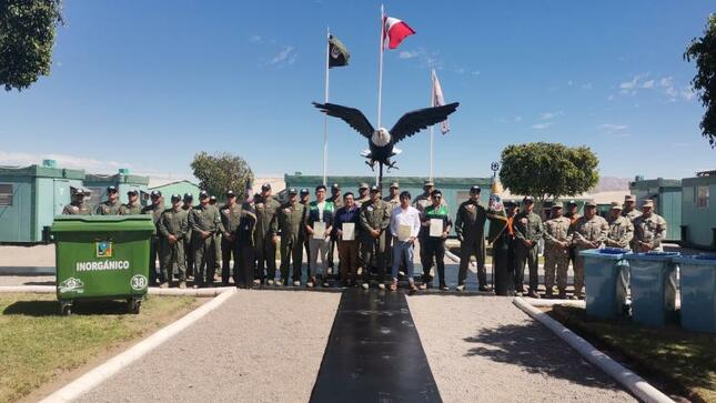 La Municipalidad Provincial Mariscal Nieto, a través de la Gerencia de Servicios Públicos y la Sub Gerencia de Gestión del Medio Ambiente, realizan donación de contenedores de almacenamiento de residuos sólidos a la Escuela de Aviación del Ejército del Perú.