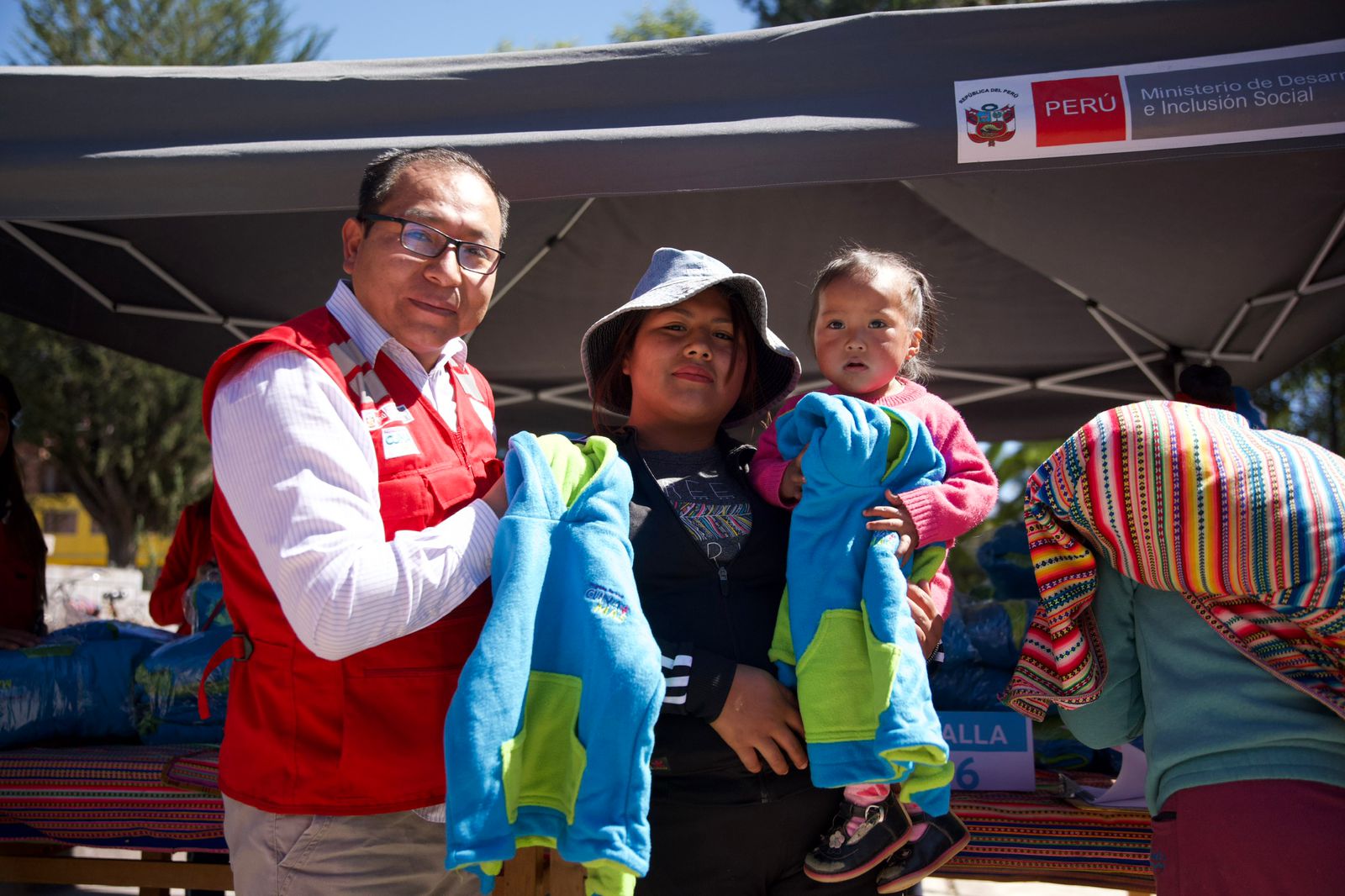 Cuna Más distribuye kits de abrigo para niñas y niños menores de 36 meses en los servicios de Cuidado Diurno y Acompañamiento a Familias en Junín