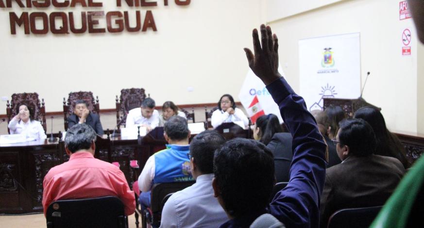 La Viceministra de Gestión Ambiental del Ministerio del Ambiente, Giuliana Becerra Celis, nuestra autoridad provincial, John Larry Coayla, el presidente del OEFA, Johnny Marchán, y autoridades locales; se realizó la presentación del proyecto “Fortalecimiento de la certificación y fiscalización de obligaciones sociales como mecanismo de prevención de conflictos socioambientales de fiscalización de obligaciones sociales”, que busca mejorar la fiscalización de los compromisos sociales en temas ambientales de nuestra ciudad.