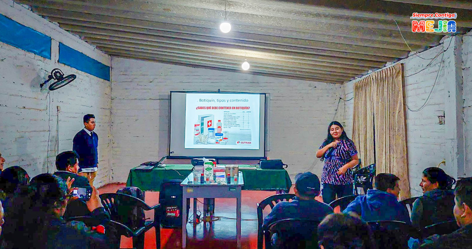 Pensando en el bienestar de los vecinos, la Municipalidad Distrital de Mejía, realizó el pasado fin de semana el Primer Taller de Primeros Auxilios en coordinación con el Centro de Salud de Mejía.