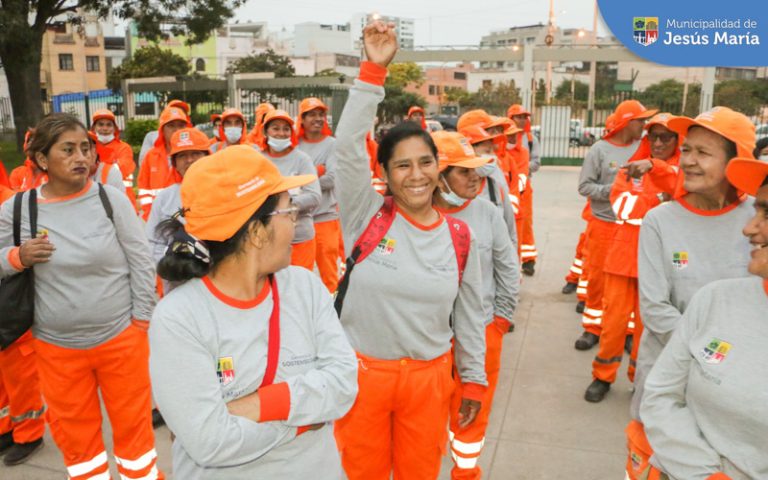 Ellas participaron de sorteos especiales y recibieron bellos regalos 🎁 de las manos de nuestro alcalde, Jesús Gálvez Olivares.
👏 ¡Gracias a todas ellas por su destacada labor en nuestro distrito!