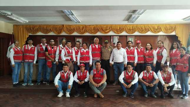 POLICÍA NACIONAL CAPACITA A INSPECTORES MUNICIPALES DE TRANSPORTES DE LA COMUNA SULLANERA