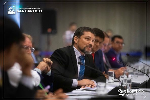 Nuestro Alcalde, August Carbajal, particip贸 activamente en una mesa de trabajo con la Presidenta Dina Boluarte隆饾棖饾椉饾椈 饾棧饾槀饾椈饾棸饾椀饾棽 饾棢饾椂饾椇饾棶 饾棤饾棽饾榿饾椏饾椉饾椊饾椉饾椆饾椂饾榿饾棶饾椈饾棶!