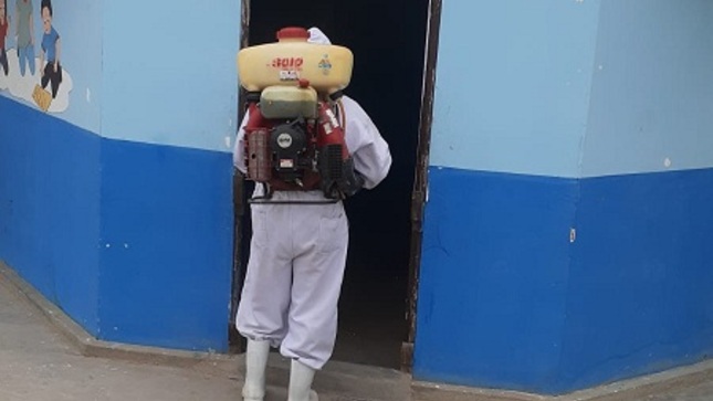 Para prevenir el dengue, la Municipalidad de Trujillo fumigó los locales del Programa No Escolarizado de Educación Inicial Municipal – Pronoeim.