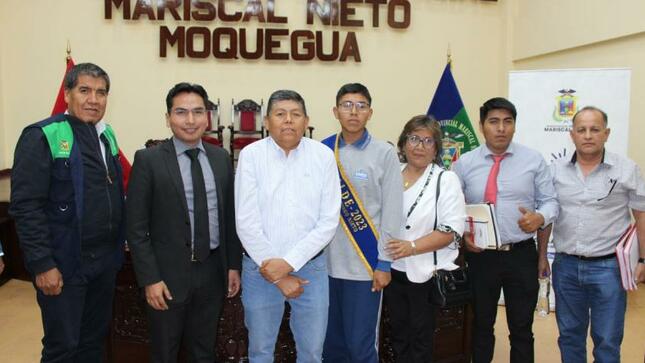 Sesión extraordinaria de Concejo Municipal, dirigida por su presidente, John Larry Coayla.
