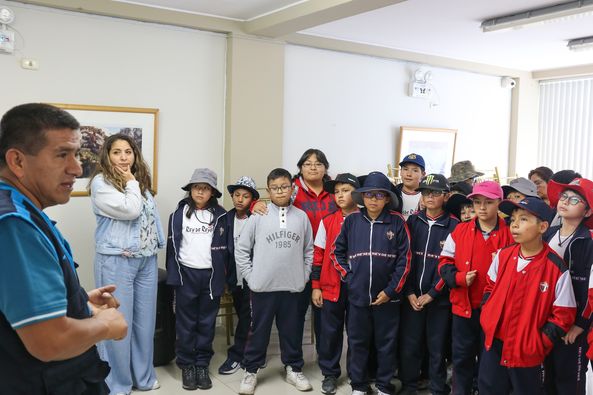 Fotos de la visita al distrito de Islay del 2do grupo de niños del nivel primaria de la ciudad de Arequipa