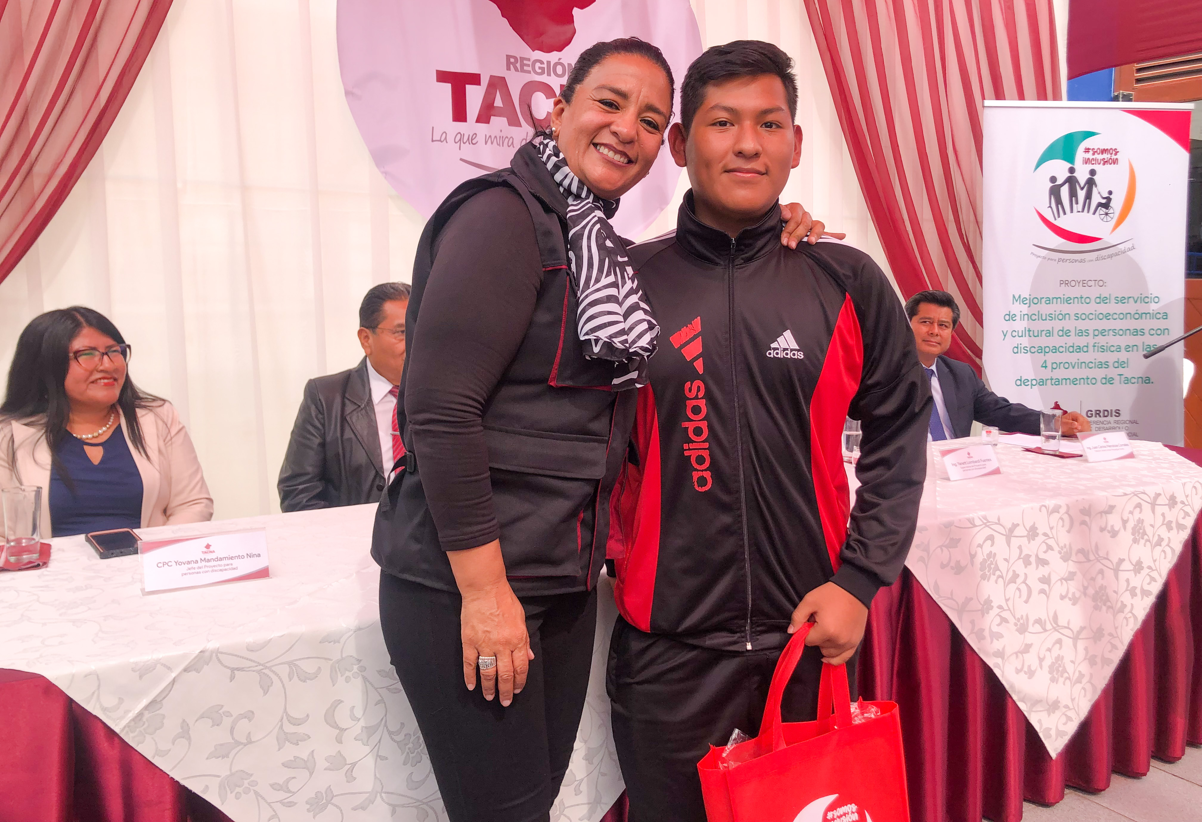 Presentan taller de diseño gráfico para personas con discapacidad 