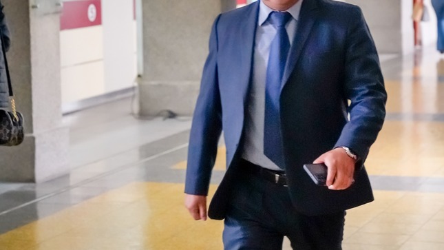 Magistrado Alex León Martínez ingresando a la Sede Judicial