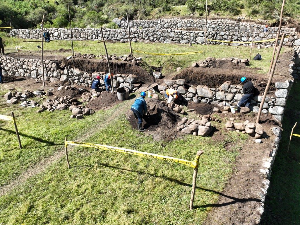 Cusco: Ministerio de Cultura realizó importante hallazgo de 38 piezas metálicas prehispánicas en investigación arqueológica en Vilcabamba
