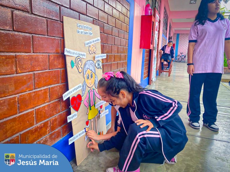 ➡️ Con el objetivo de fortalecer la conciencia ambiental y la responsabilidad por cuidar el planeta 🌎, la Municipalidad de Jesús María ha iniciado la campaña de Promotoría Ambiental en los colegios de nuestro distrito.